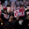 -
10월 29일 오후 서울 광화문 청계광장에서 5만여 명이 모여 “모이자! 분노하자! #내려와라 박근혜 시민 촛불” 대회를 열고 박근혜 퇴진을 외치고 있다. 