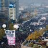 -민중총궐기가 열린 11월 12일 오후 서울시청 광장에서 수십 만명의 노동자들이 전국노동자대회를 열고 박근혜 퇴진을 요구하고 있다.