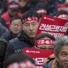 -11월 28일 오후 전국건설노동조합 소속 노동자들이 서울 여의도 국회 앞에서 ‘총파업 투쟁 승리 결의대회’를 열고 건설근로자법 개정을 강력히 요구하고 있다.