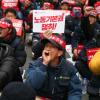-11월 28일 오후 전국건설노동조합 소속 노동자들이 서울 여의도 국회 앞에서 ‘총파업 투쟁 승리 결의대회’를 열고 건설근로자법 개정을 강력히 요구하고 있다.