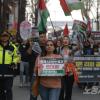 -3월 16일 오후 ‘팔레스타인인들과 연대하는 사람들’ 주최로 열린 ‘26차 이스라엘 인종학살 규탄, 팔레스타인 연대 집회’ 에서 재한 팔레스타인인이 행진 대열을 이끌고 있다.