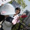 -5월 30일 오후 서울 청계광장에서 보육 교사, 간호사 등 여성 노동자들이 임신‧출산 권리 보장을 요구하며 행진하고 있다.