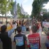 -발전소 비정규직 노동자들이 9월 2일 오후 청와대 사랑채 앞에서 ‘발전소 비정규직 직접고용 촉구 결의대회’를 열고 있다.